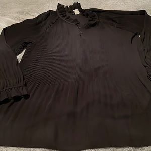 Banana republic woman’s  grey blouse size xl